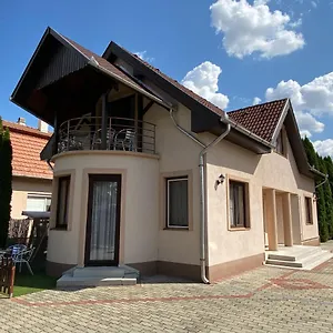 rezervați aici