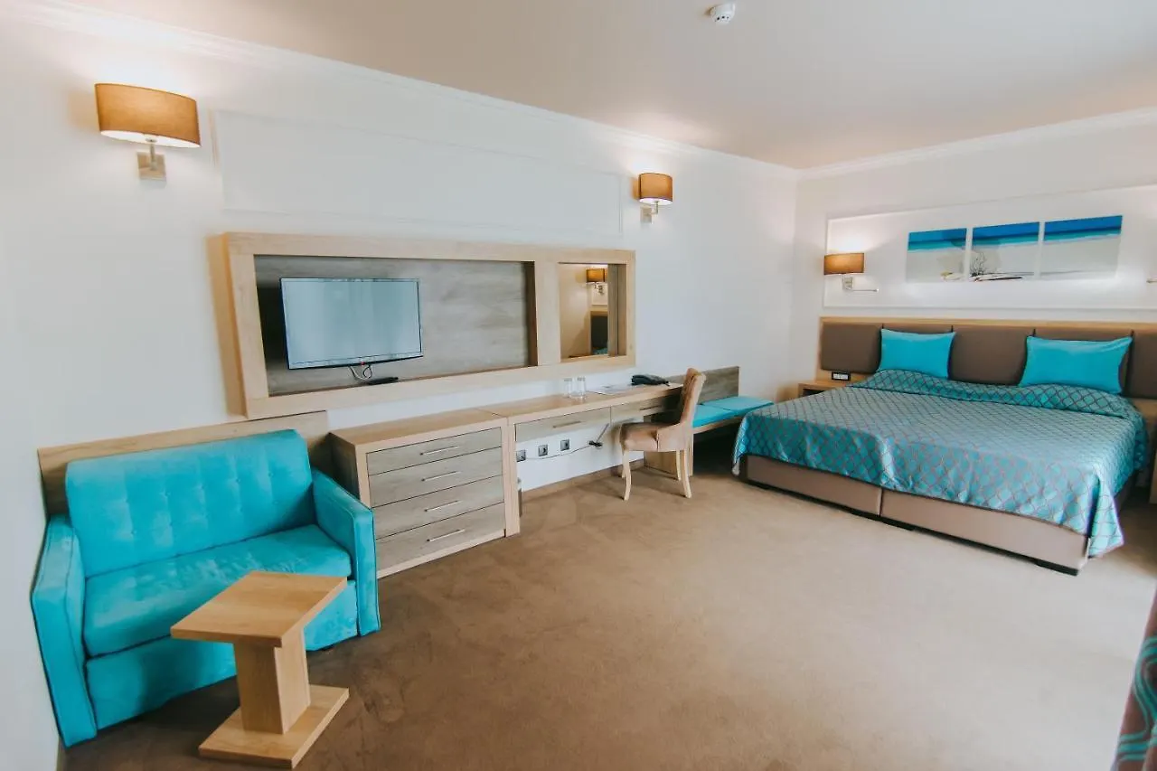 Tiara Beach ساني بيتش