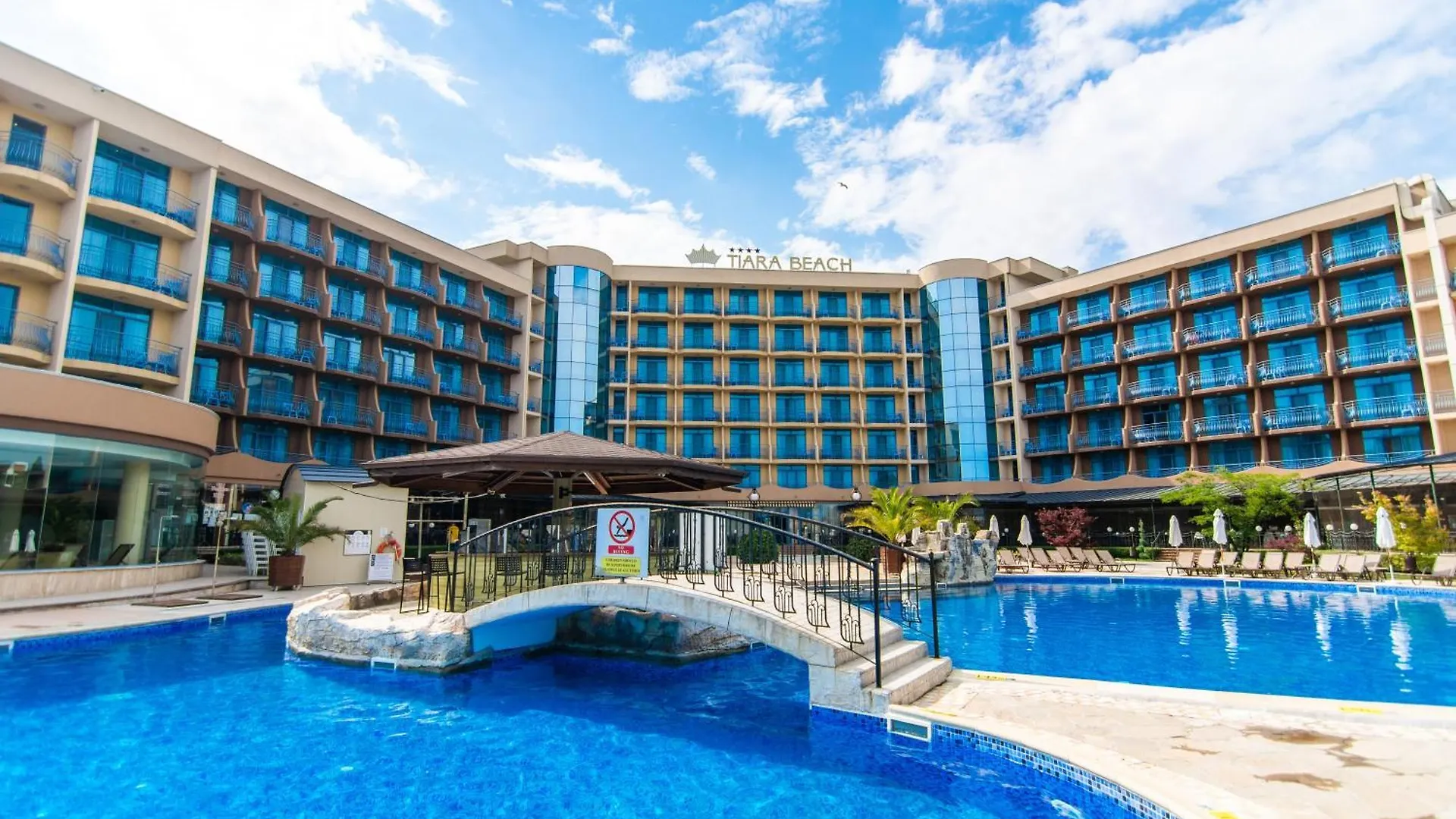 Tiara Beach ساني بيتش